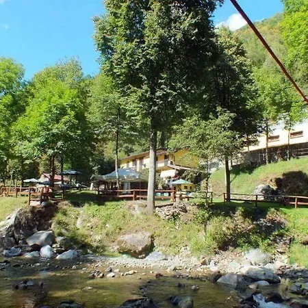 Con Piscina Casa de Férias